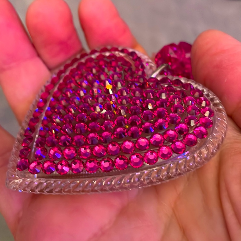 Tarina Tarantino pink Swarovski rhinestone Valentines Day heart necklace XL - Picture 11 of 17